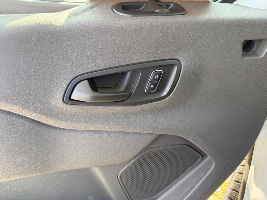 Ford Transit Cargo Van Vehicle Full-screen Gallery Image 8