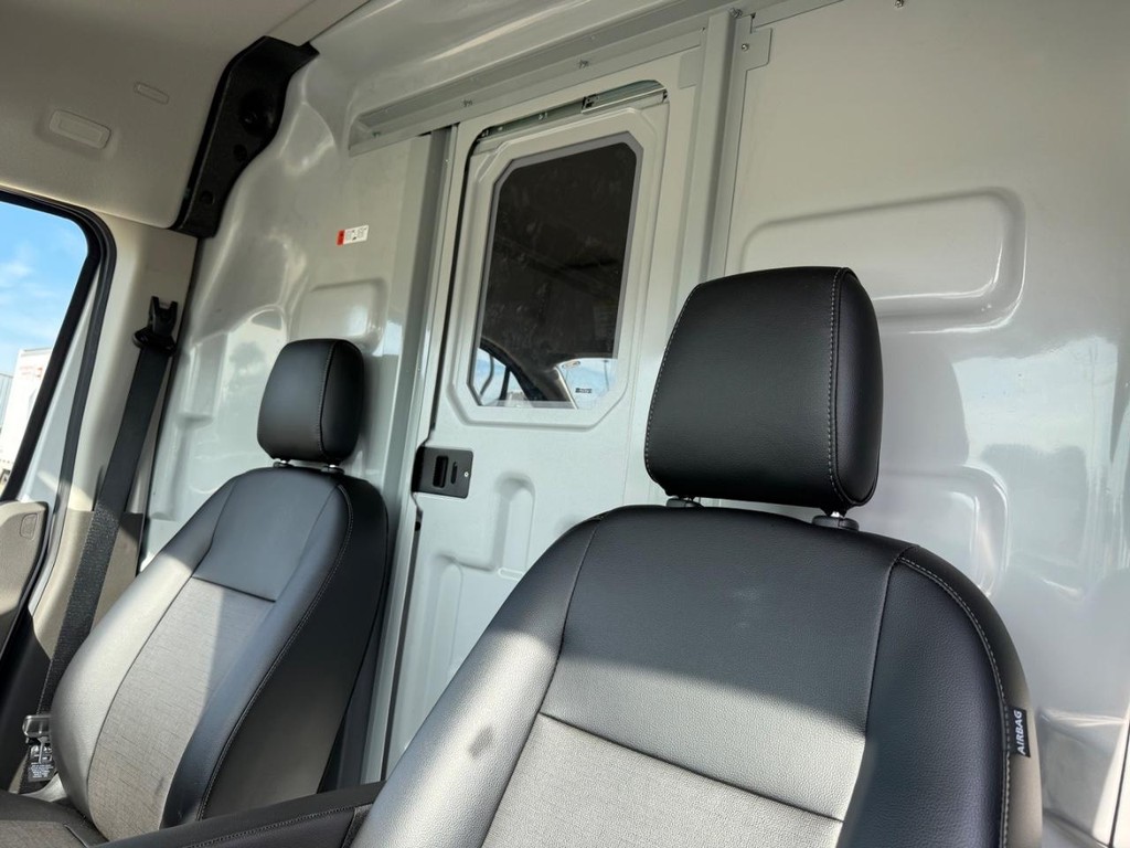 Ford Transit Cargo Van Vehicle Full-screen Gallery Image 9