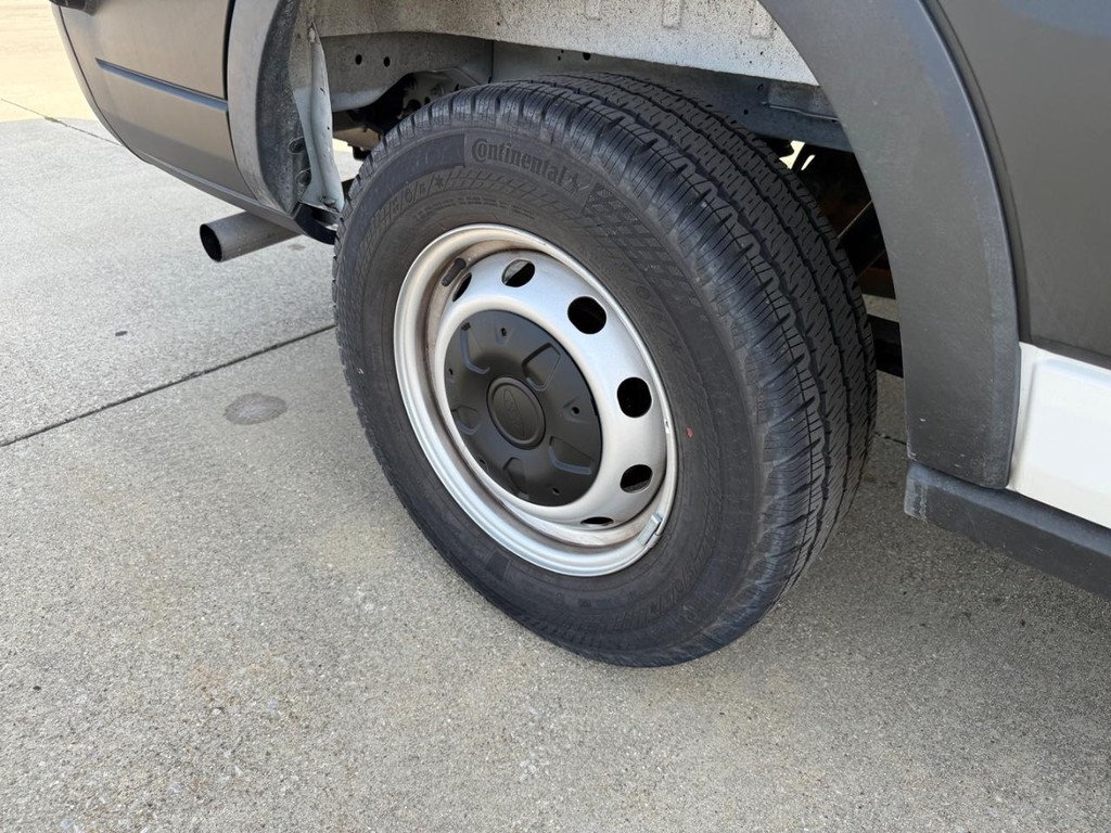 Ford Transit Cargo Van Vehicle Full-screen Gallery Image 19
