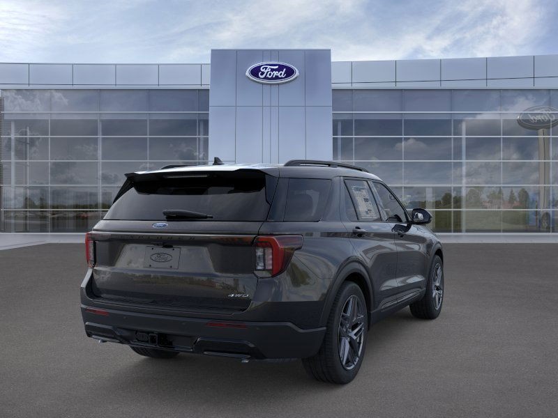 Ford Explorer Vehicle Full-screen Gallery Image 8
