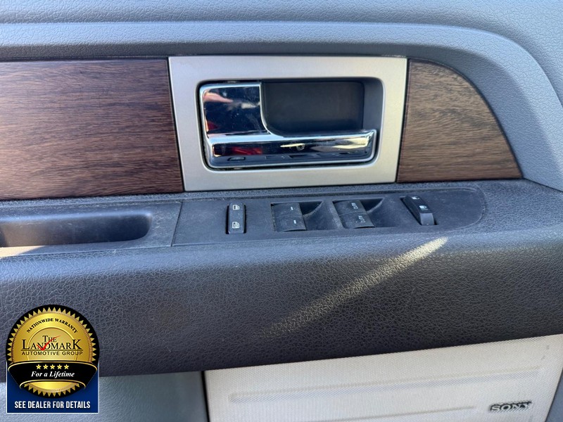 Ford F-150 Vehicle Full-screen Gallery Image 8