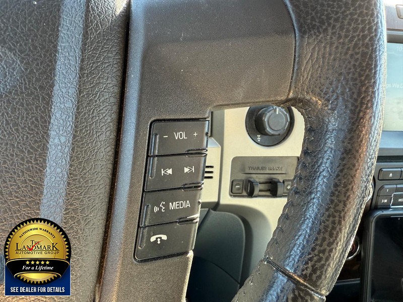 Ford F-150 Vehicle Full-screen Gallery Image 12