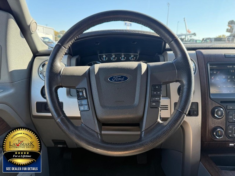 Ford F-150 Vehicle Full-screen Gallery Image 18