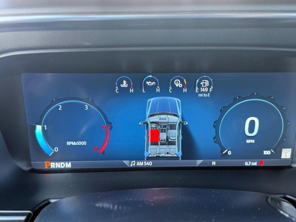 Ford Super Duty F-250 SRW Vehicle Full-screen Gallery Image 12