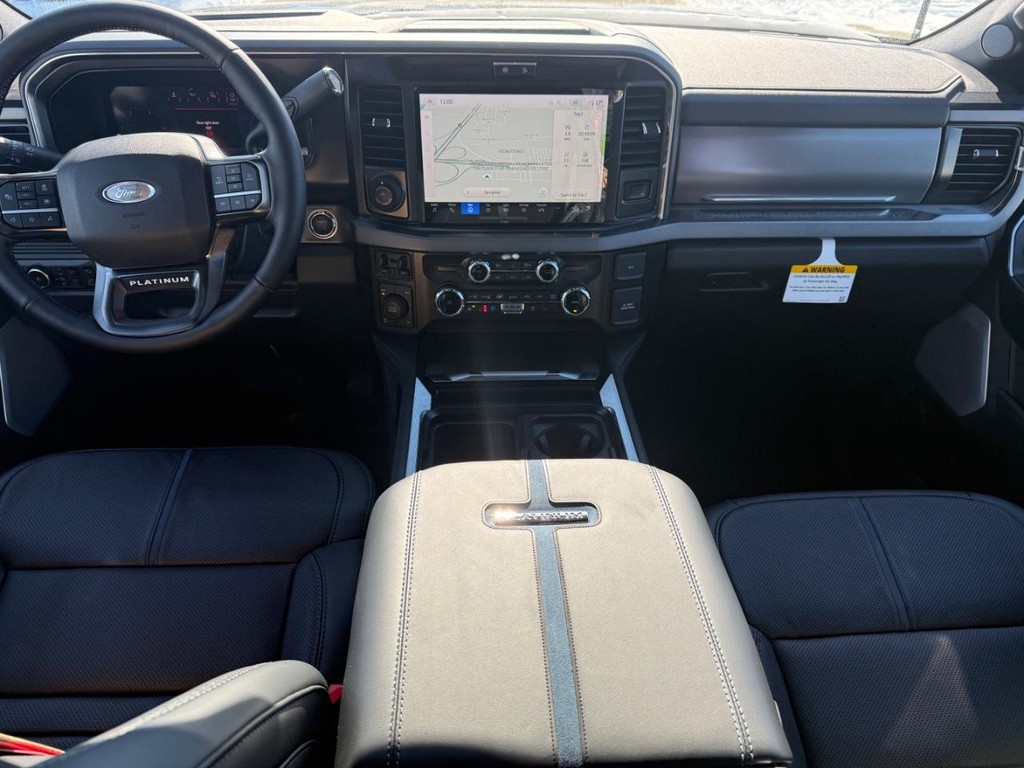 Ford Super Duty F-250 SRW Vehicle Full-screen Gallery Image 18