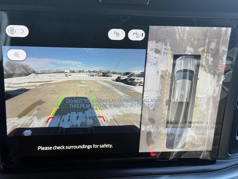 Ford Super Duty F-250 SRW Vehicle Full-screen Gallery Image 35