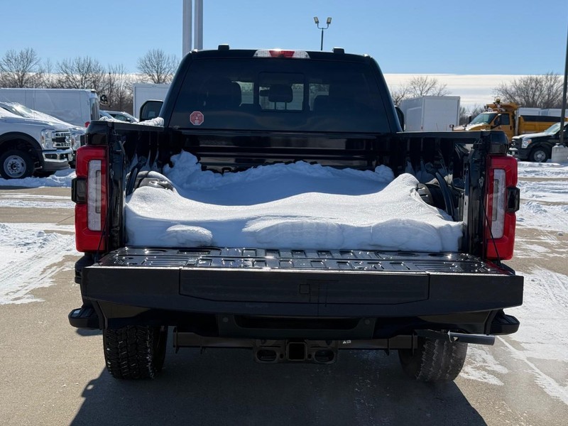 Ford Super Duty F-250 SRW Vehicle Full-screen Gallery Image 43