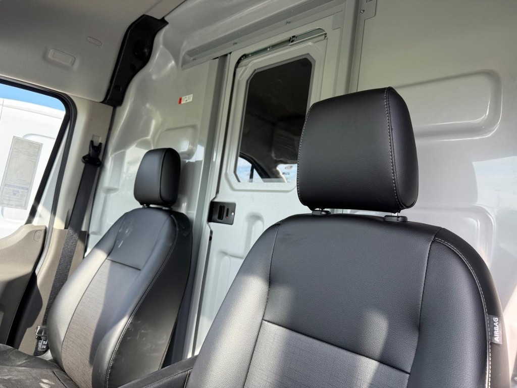 Ford Transit Cargo Van Vehicle Full-screen Gallery Image 9
