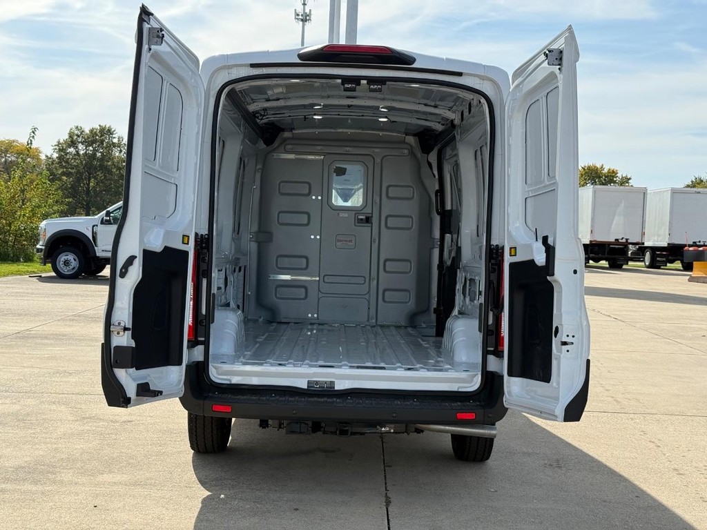 Ford Transit Cargo Van Vehicle Full-screen Gallery Image 18