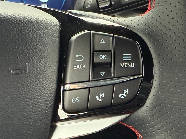 Ford Explorer Vehicle Full-screen Gallery Image 30