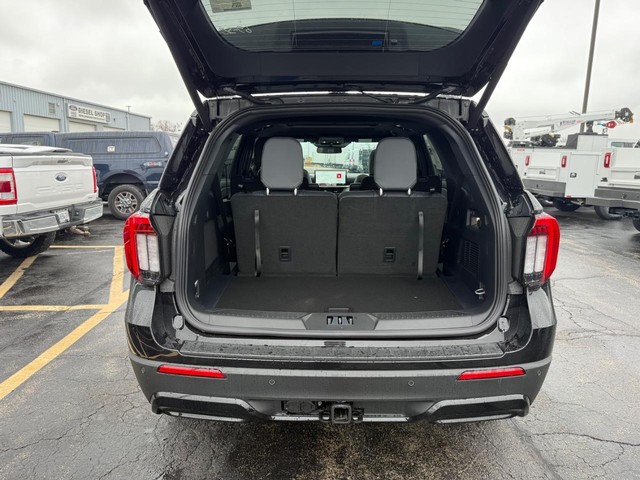 Ford Explorer Vehicle Full-screen Gallery Image 40