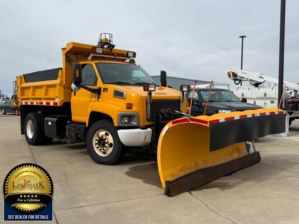 GMC TC8500 Vehicle Full-screen Gallery Image 3