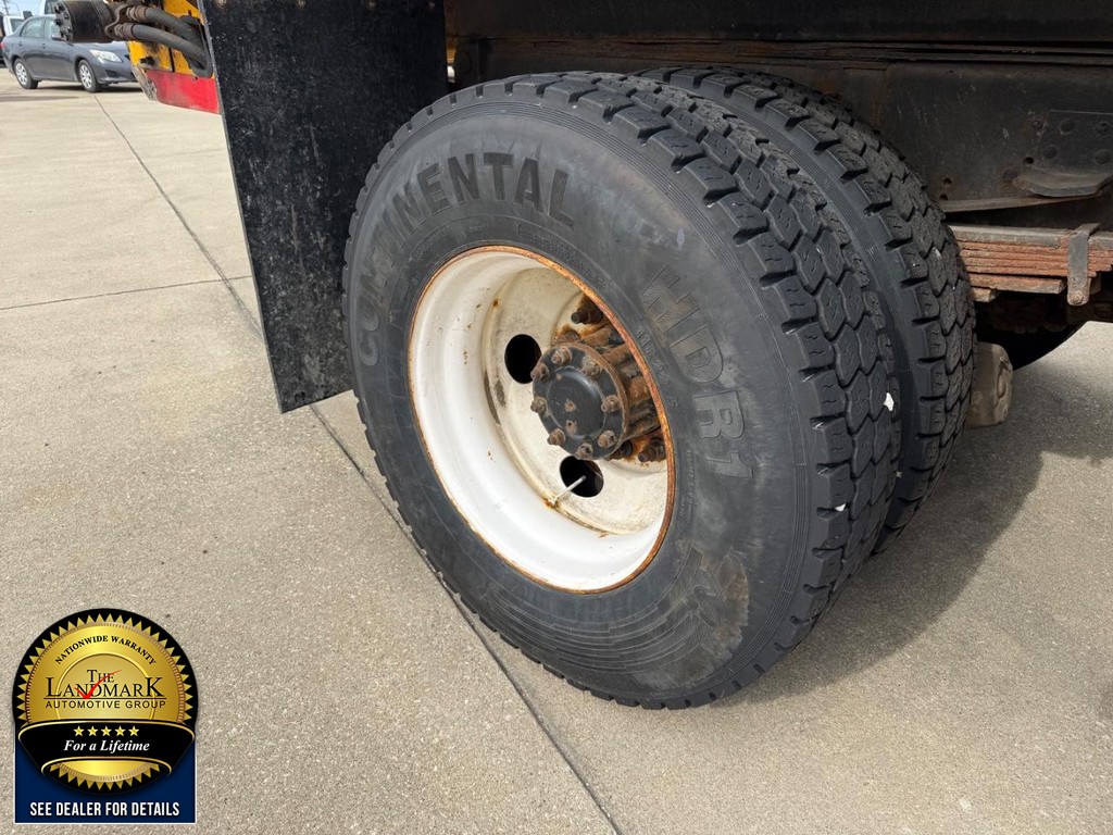 GMC TC8500 Vehicle Full-screen Gallery Image 8