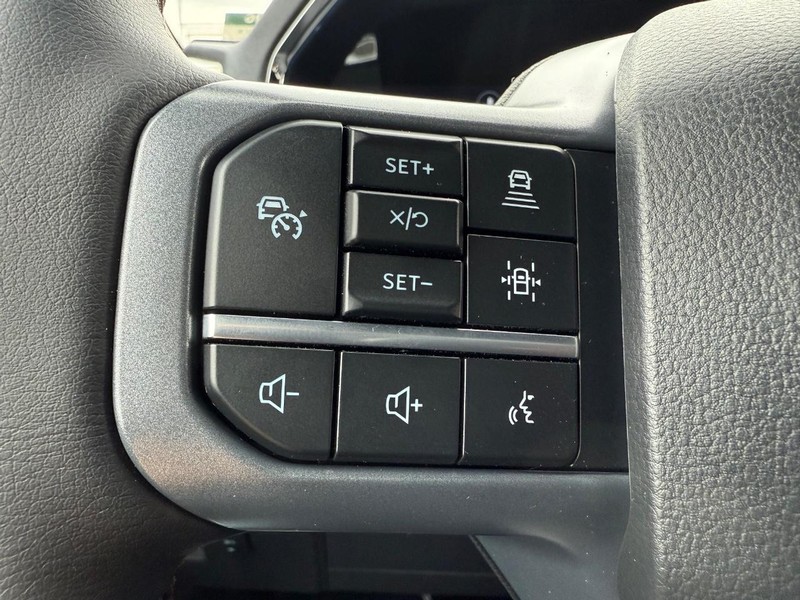 Ford F-150 Vehicle Full-screen Gallery Image 10