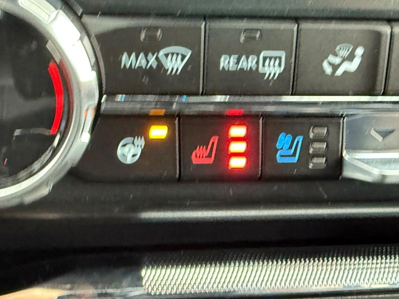 Ford F-150 Vehicle Full-screen Gallery Image 14