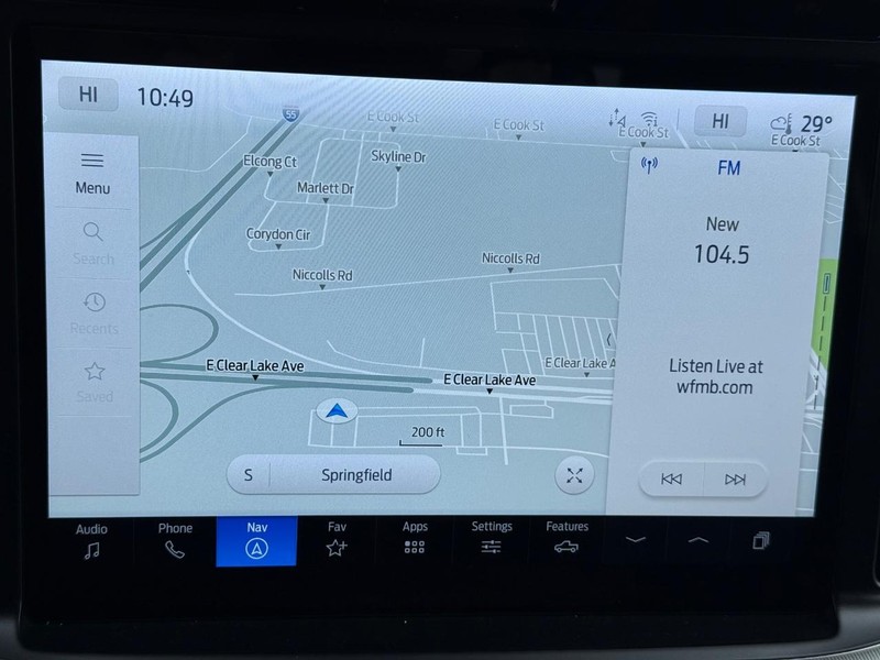 Ford F-150 Vehicle Full-screen Gallery Image 15