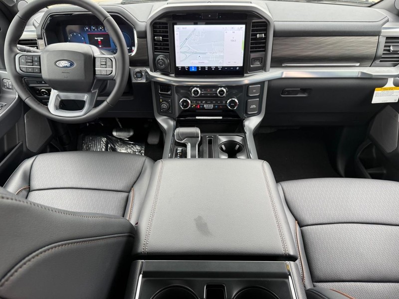 Ford F-150 Vehicle Full-screen Gallery Image 17