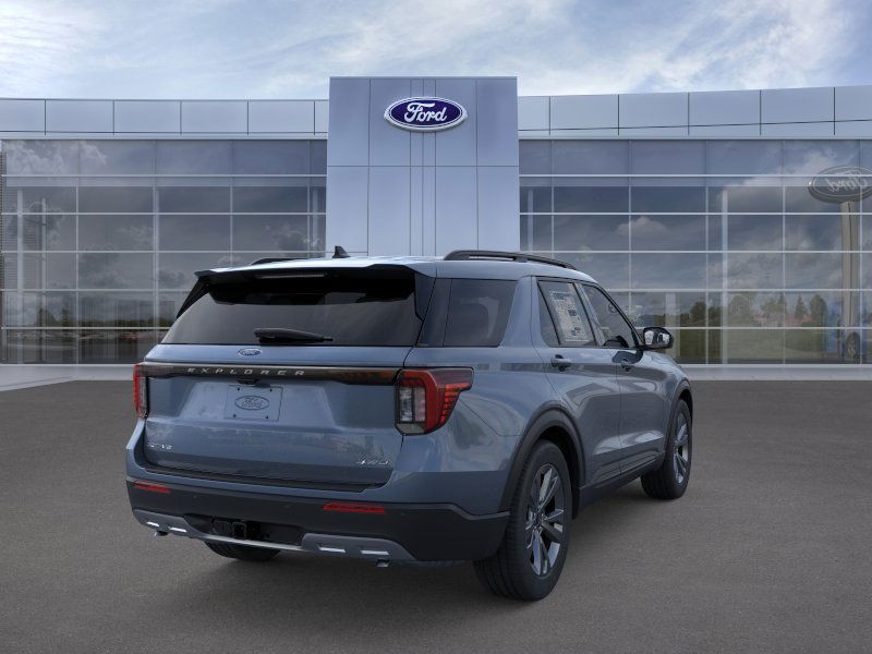 Ford Explorer Vehicle Full-screen Gallery Image 8