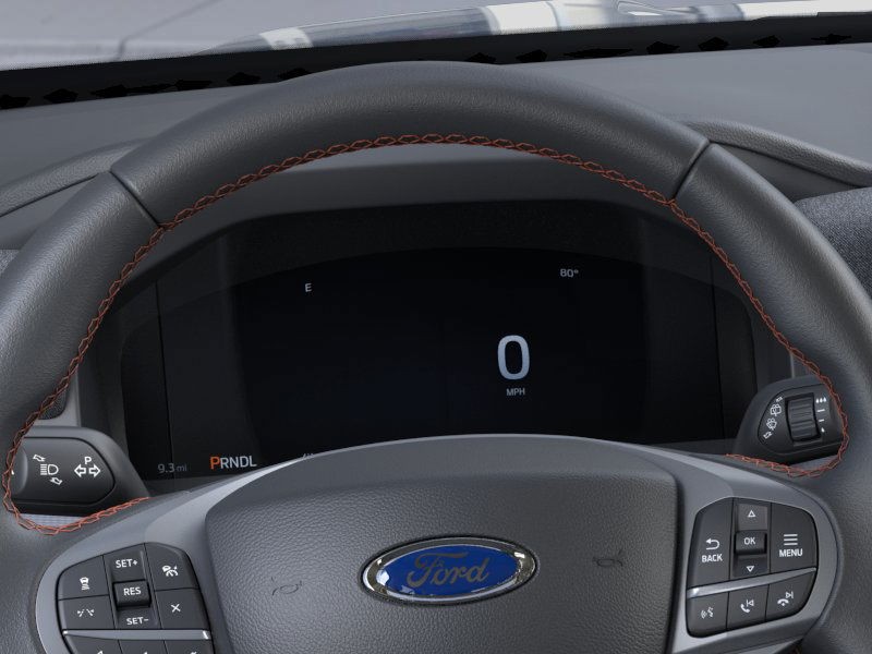 Ford Explorer Vehicle Full-screen Gallery Image 13