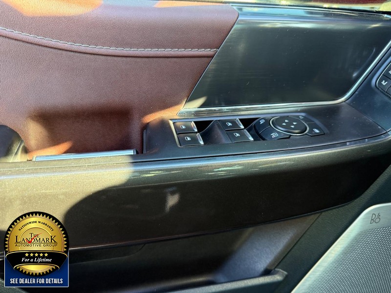 Ford F-150 Vehicle Full-screen Gallery Image 8