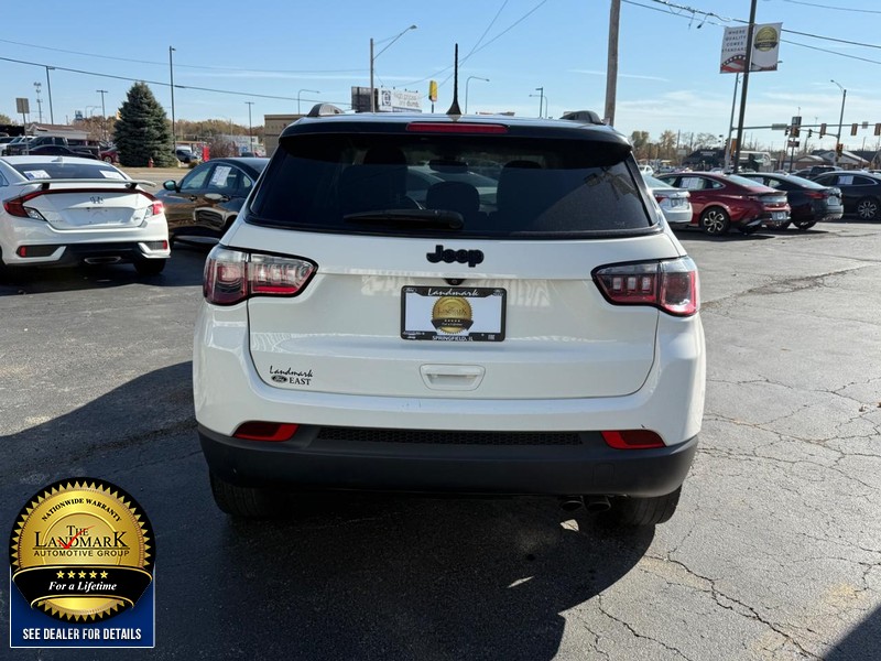 Jeep Compass Vehicle Full-screen Gallery Image 7