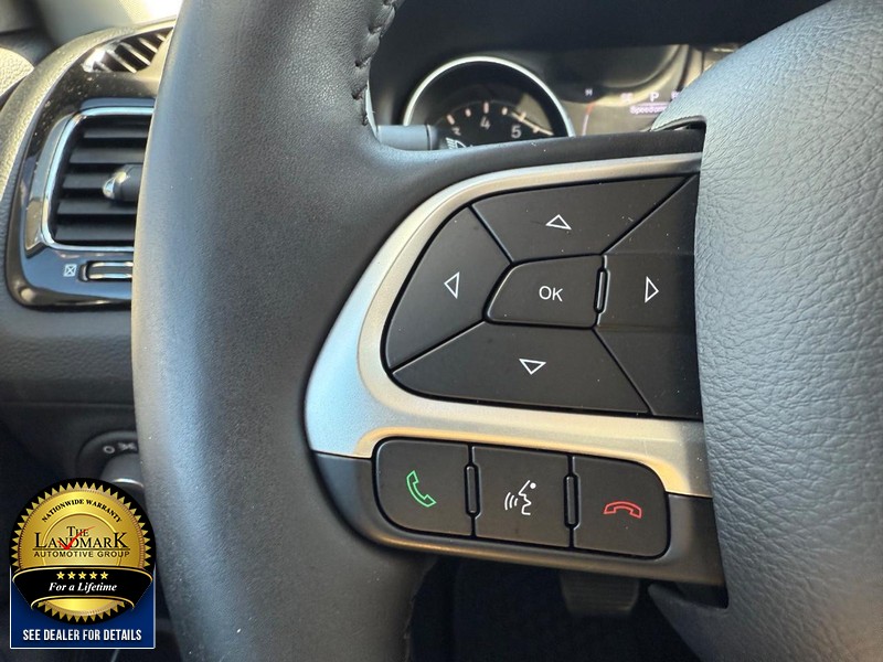 Jeep Compass Vehicle Full-screen Gallery Image 10