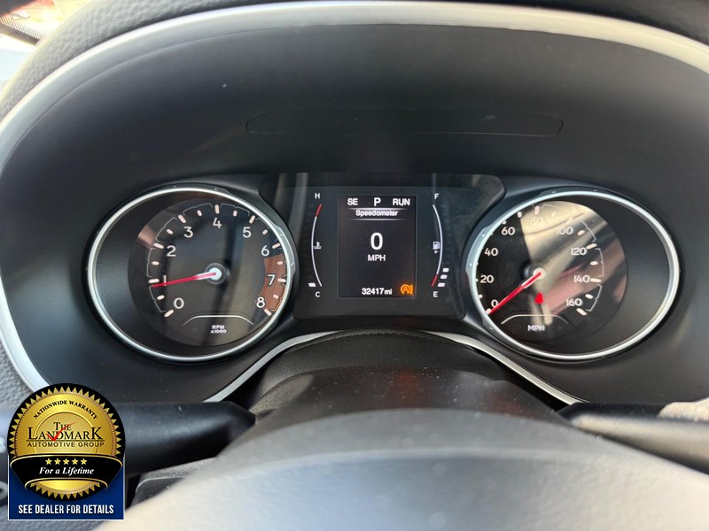 Jeep Compass Vehicle Full-screen Gallery Image 11