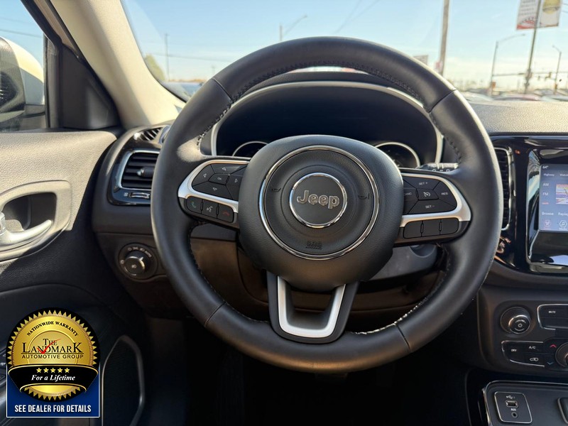 Jeep Compass Vehicle Full-screen Gallery Image 13