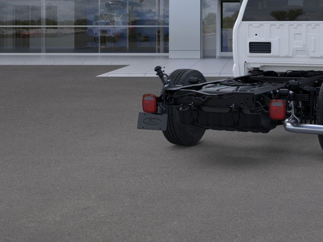 Ford F-350SD Vehicle Full-screen Gallery Image 21