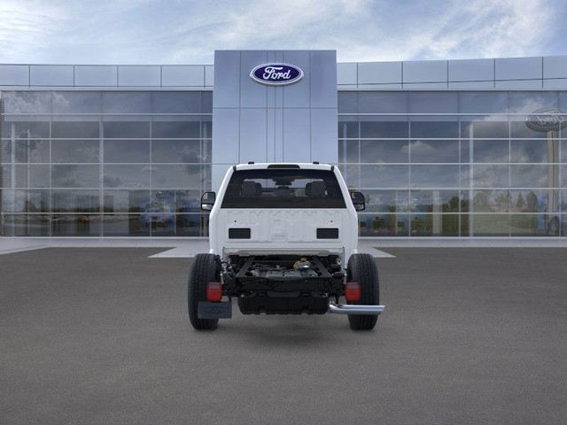 Ford F-350SD Vehicle Full-screen Gallery Image 5