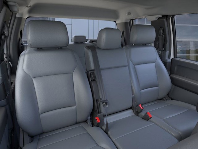 Ford F-350SD Vehicle Full-screen Gallery Image 10