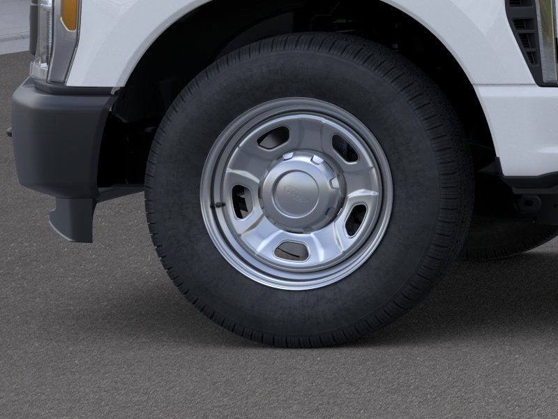 Ford Vehicle Full-screen Gallery Image 19