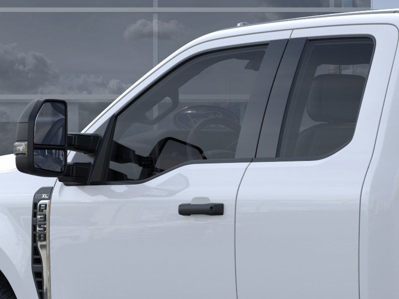 Ford Vehicle Full-screen Gallery Image 20