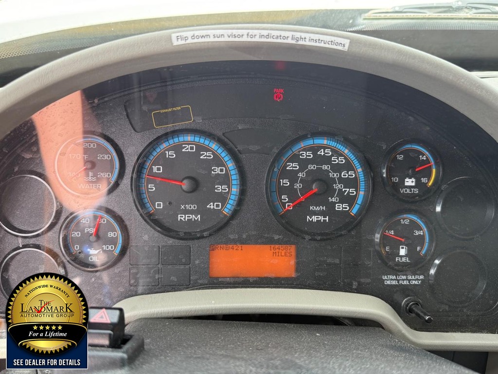 International Vehicle Full-screen Gallery Image 12