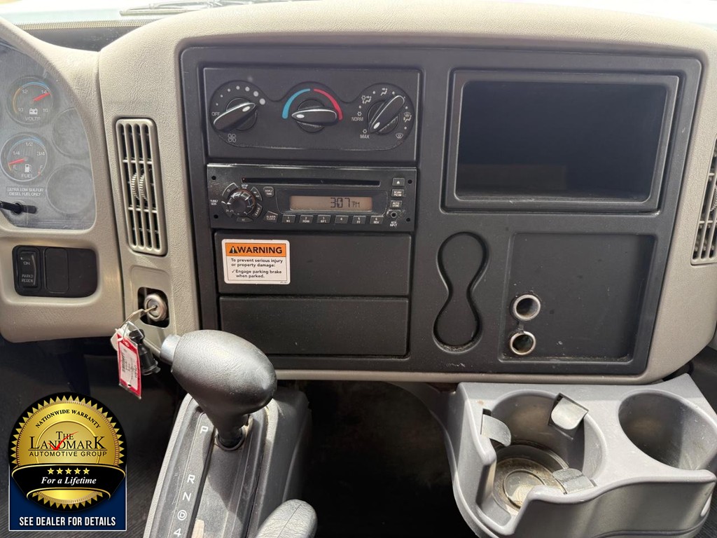 International Vehicle Full-screen Gallery Image 15