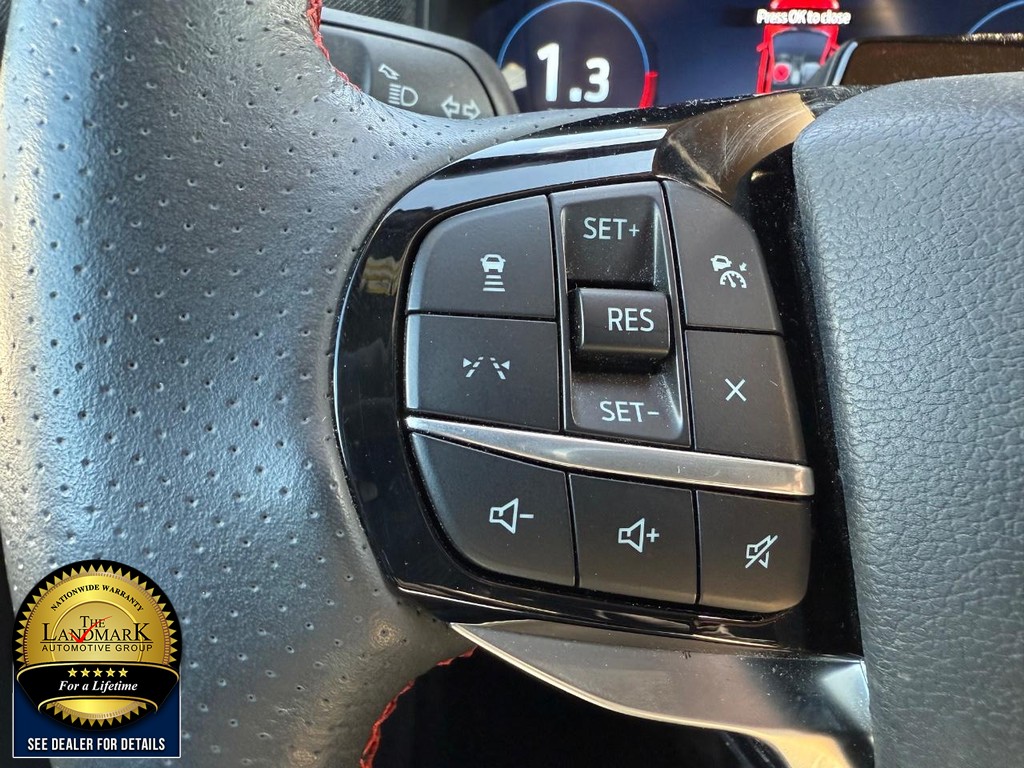 Ford Explorer Vehicle Full-screen Gallery Image 10