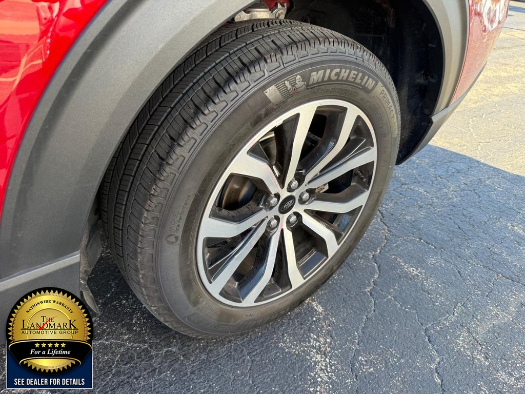 Ford Explorer Vehicle Full-screen Gallery Image 23