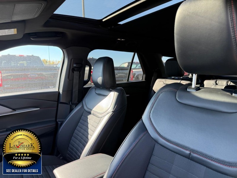 Ford Explorer Vehicle Full-screen Gallery Image 9