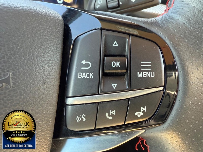 Ford Explorer Vehicle Full-screen Gallery Image 11