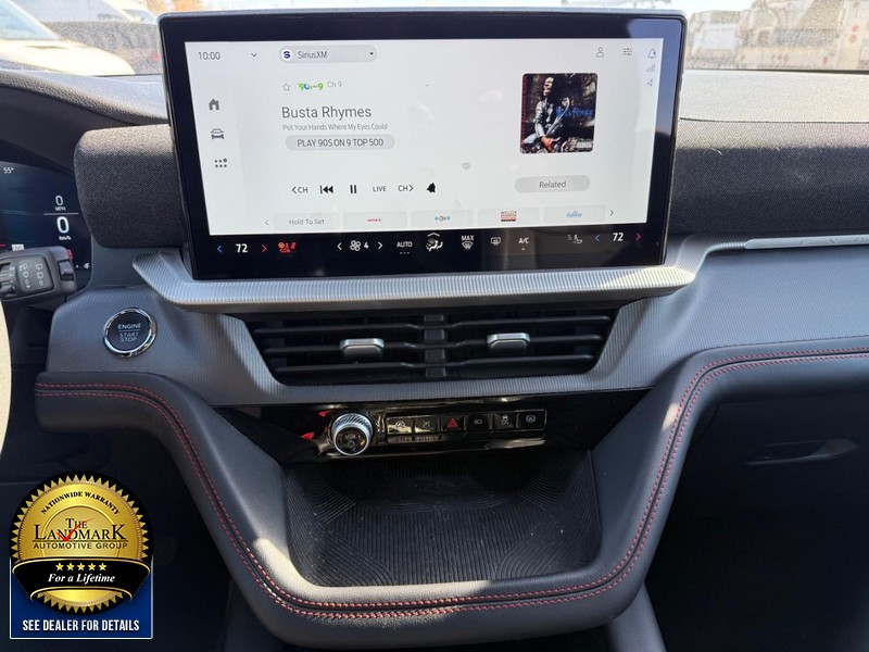 Ford Explorer Vehicle Full-screen Gallery Image 21