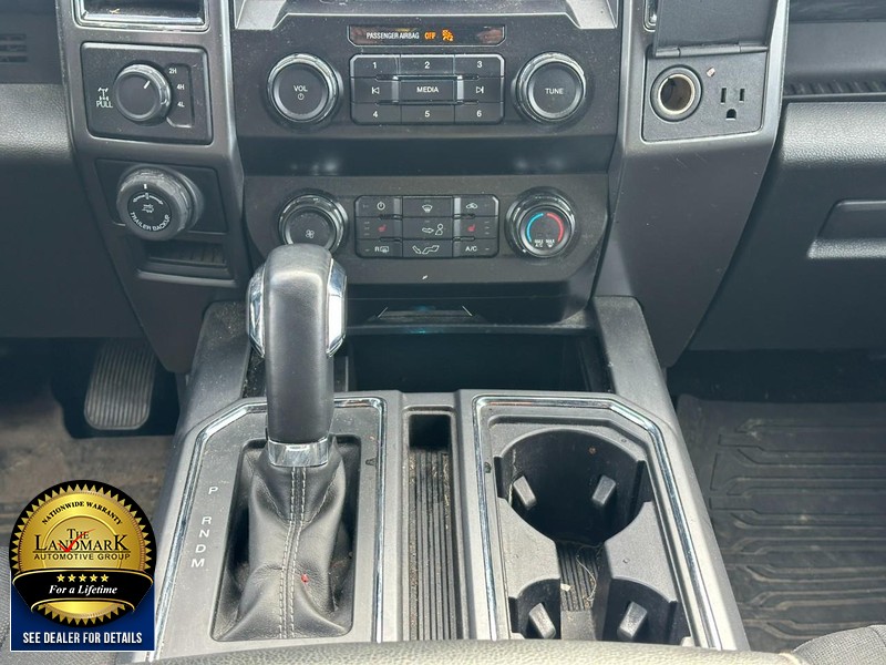 Ford F-150 Vehicle Full-screen Gallery Image 13