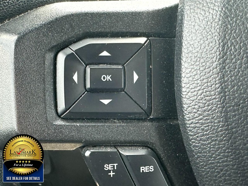 Ford F-150 Vehicle Full-screen Gallery Image 15