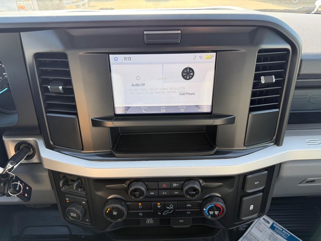 Ford Super Duty F-250 SRW Vehicle Full-screen Gallery Image 12