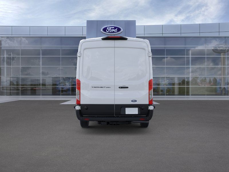 Ford Transit-250 Vehicle Full-screen Gallery Image 5