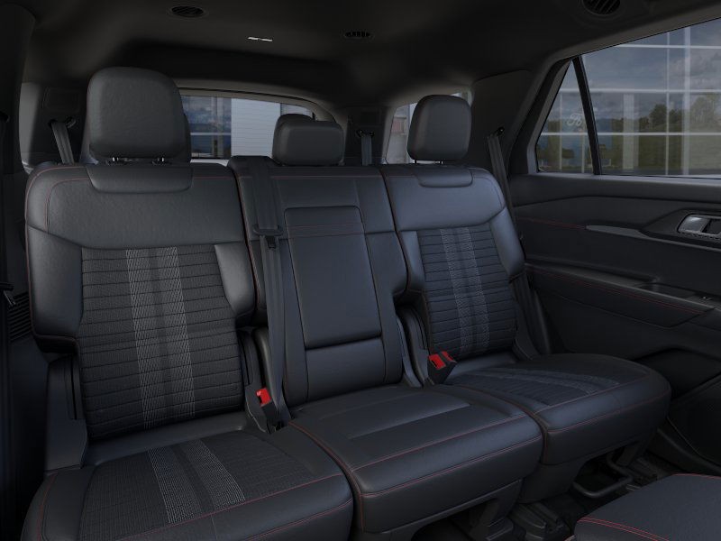 Ford Explorer Vehicle Full-screen Gallery Image 11