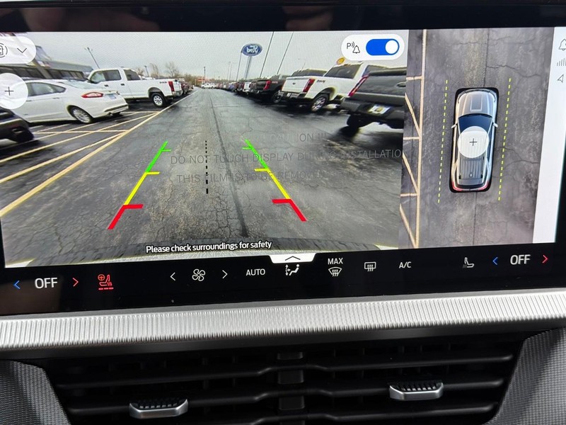 Ford Explorer Vehicle Full-screen Gallery Image 31