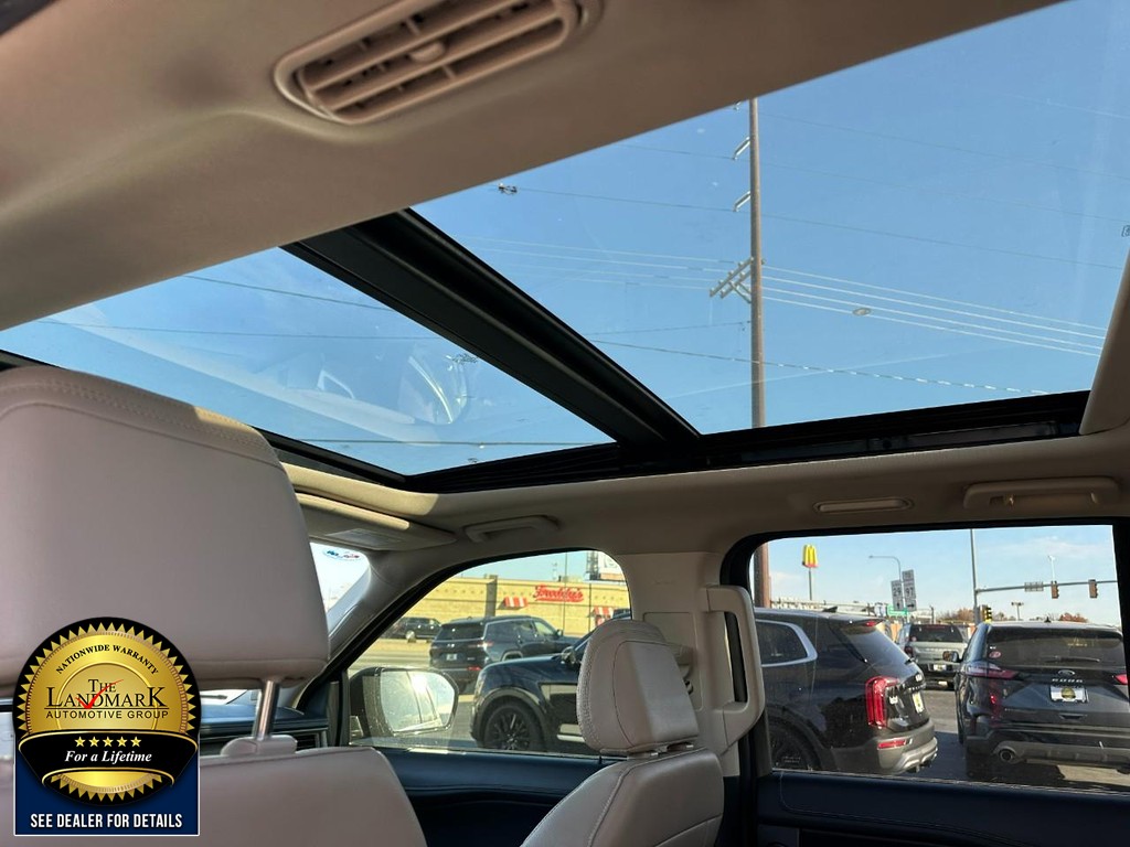 Ford Expedition Vehicle Full-screen Gallery Image 26