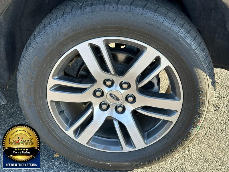 Ford Expedition Vehicle Full-screen Gallery Image 6