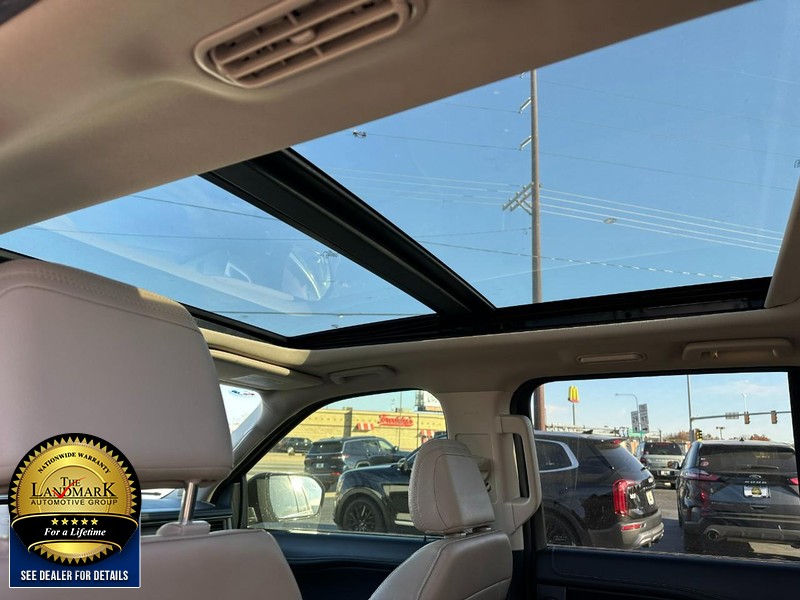 Ford Expedition Vehicle Full-screen Gallery Image 11