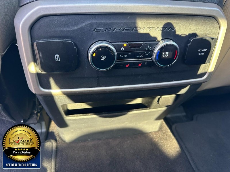 Ford Expedition Vehicle Full-screen Gallery Image 12